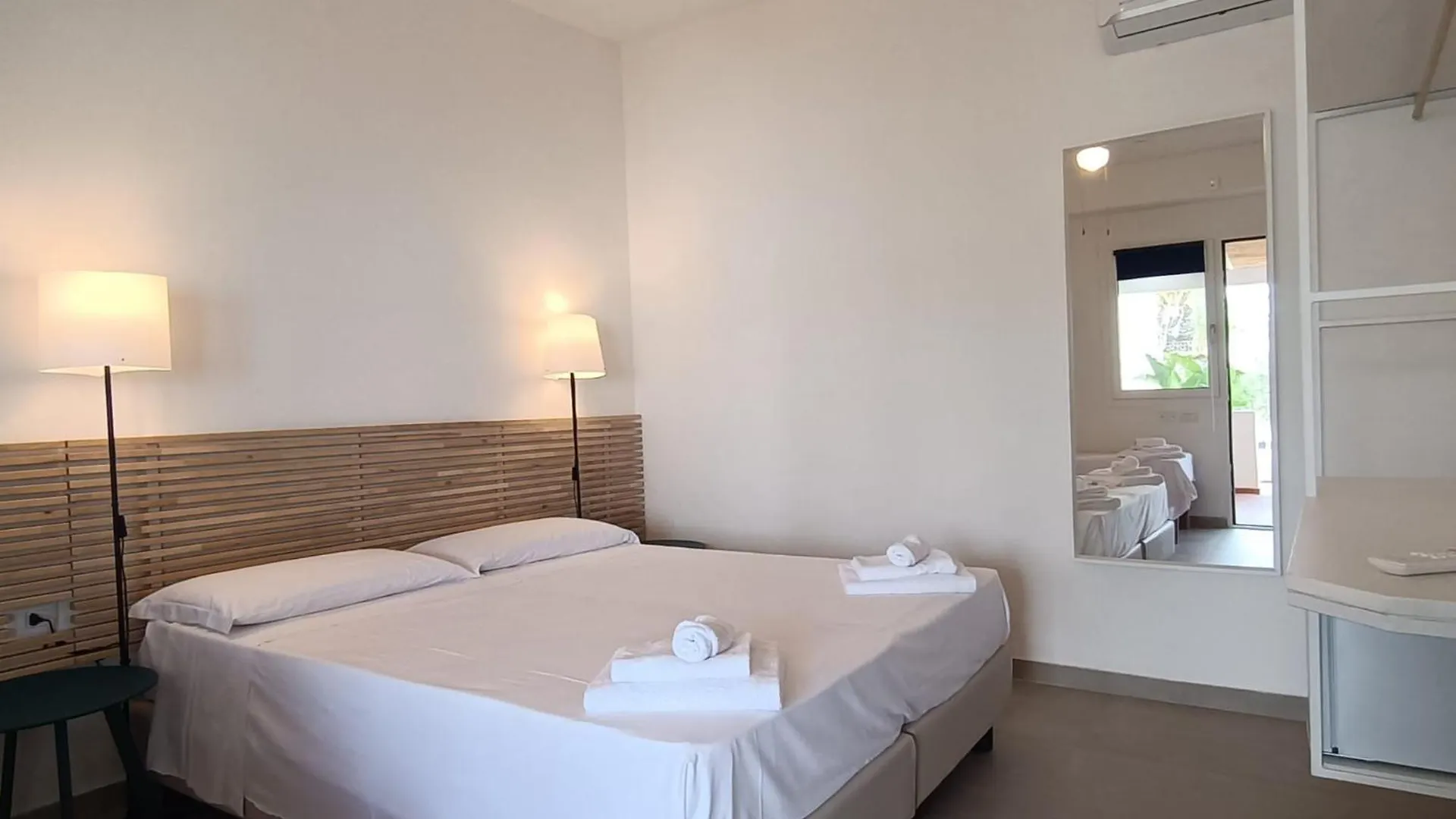 Lido Di Alghero Rooms On The Beach 0*,  Italy